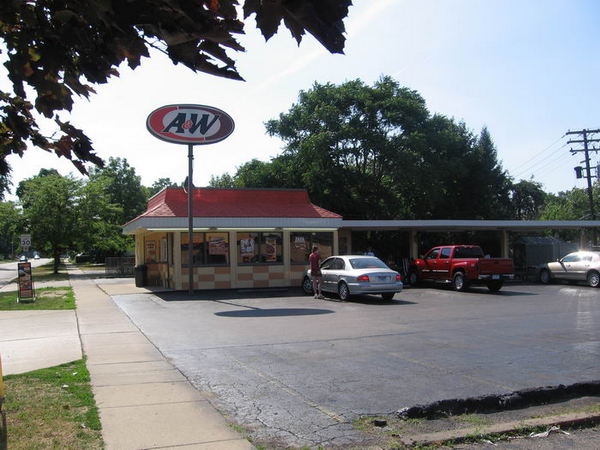 A&W Restaurant - Belleville - 148 W Columbia Ave